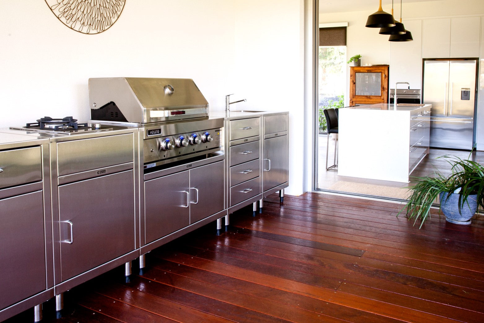 Creating a Seamless Indoor-Outdoor Living Space with a Stainless Steel Outdoor Kitchen